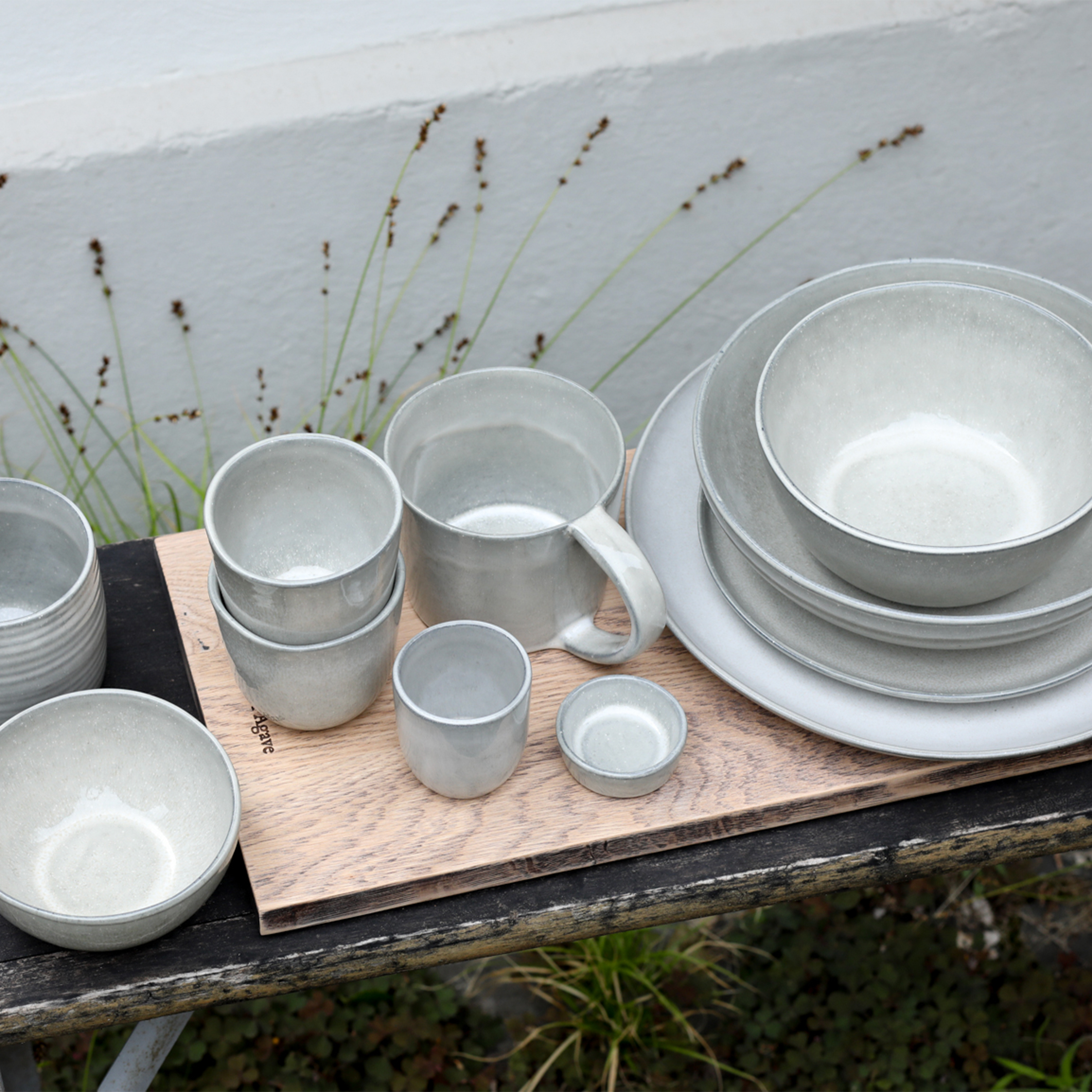 Set de vaisselle en grès céramique gris clair fait main