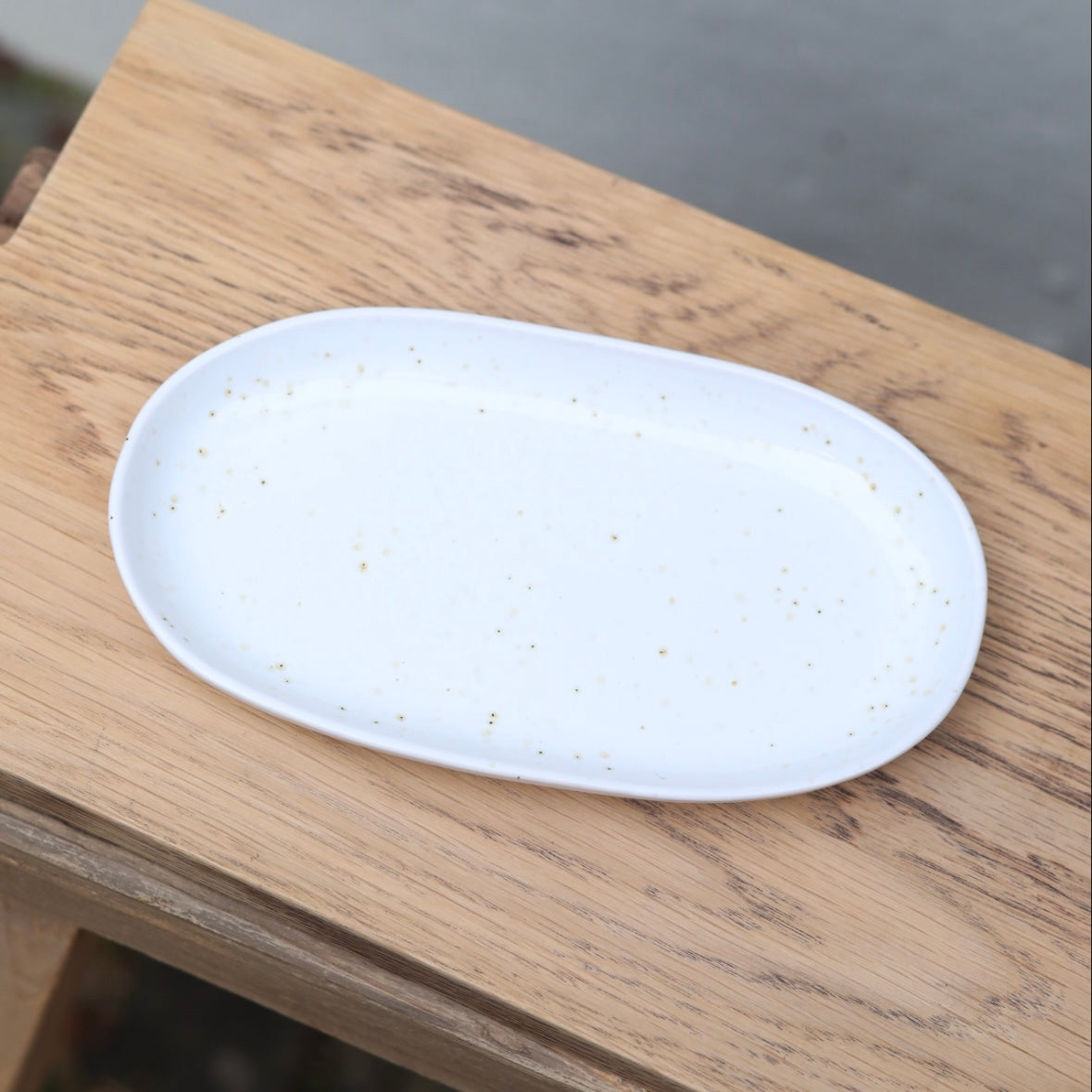Assiette ovale 22cm Serra