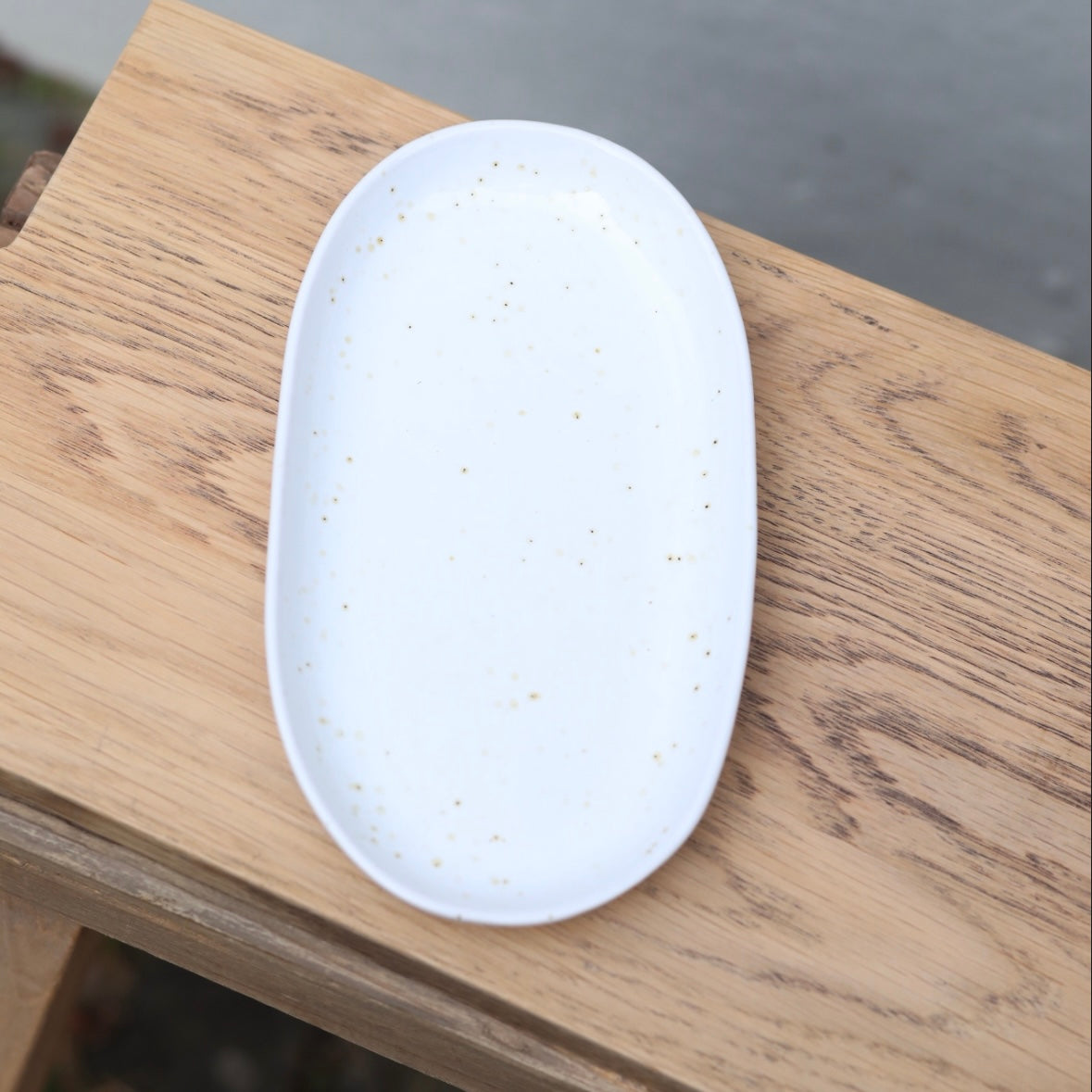 Assiette ovale 22cm Serra