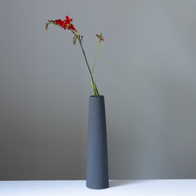Vase "Chimney Large" Charcoal