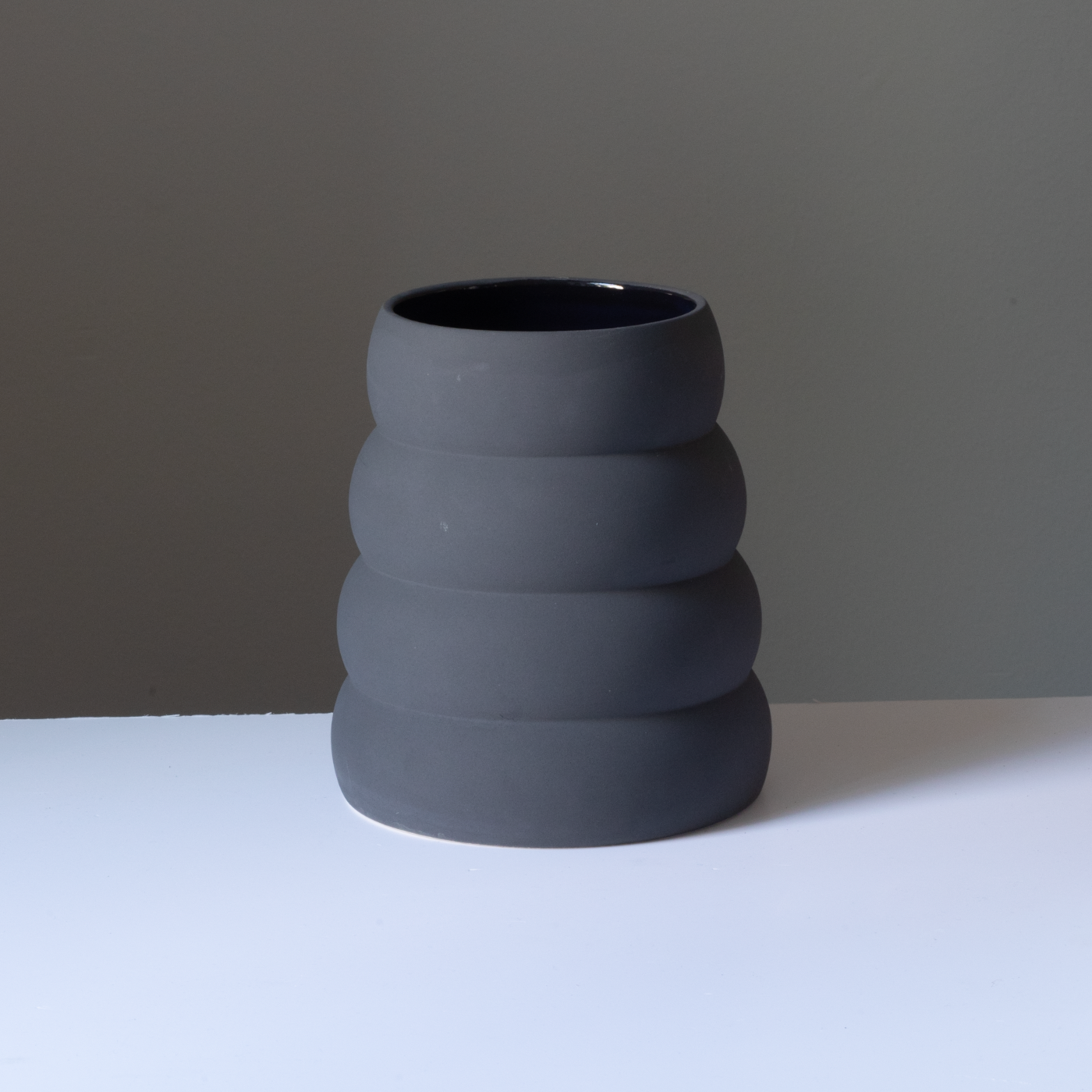 Vase "Donuts" Charcoal