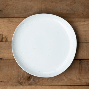 Vaisselle en grès assiette blanche grande avec glaçure à pois (spots)
