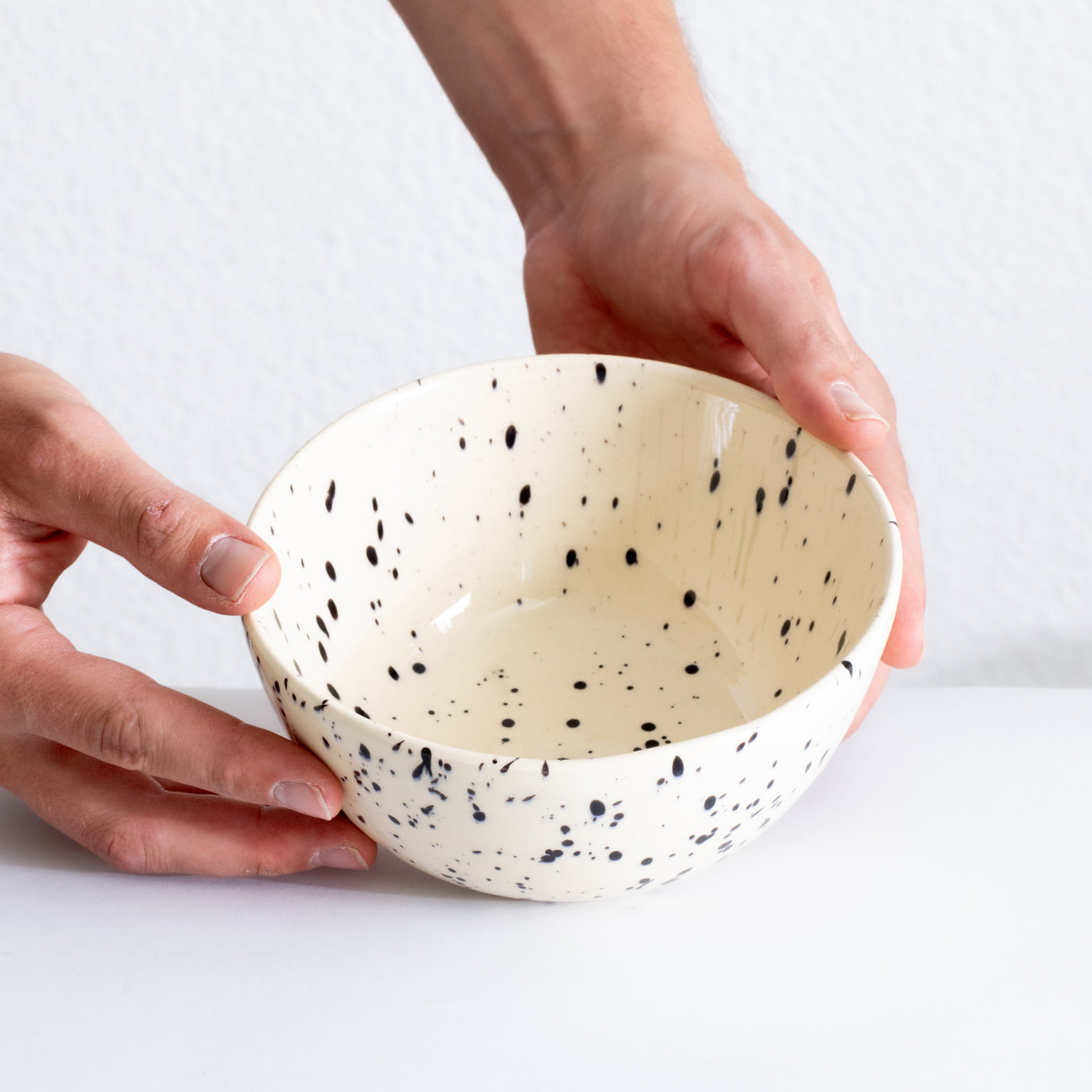 Bowl de plat principal pour poke ou curry en beige moucheté de noir fait main