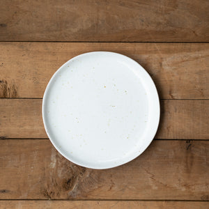 petite assiette à déjeuner Assiette en grès émaillé blanc avec spots