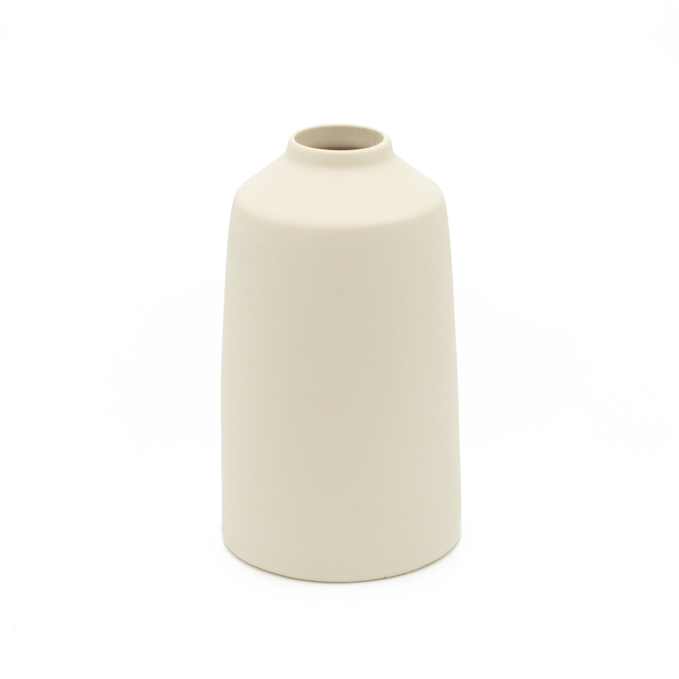 Vase Bottle avec petite ouverture en beige détaché sur fond blanc