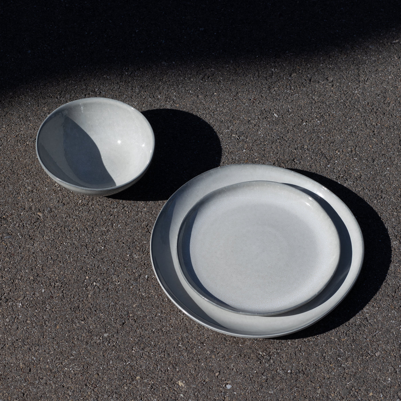 Set de vaisselle grès neutre gris organique fait main Portugal Bowl assiette